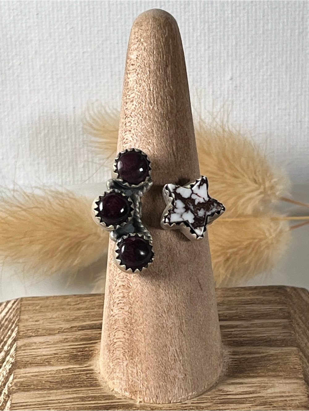 Solid Sterling Silver Wild Horse Purple Spiny Gemstone Ring Size 7.75 Adjustable